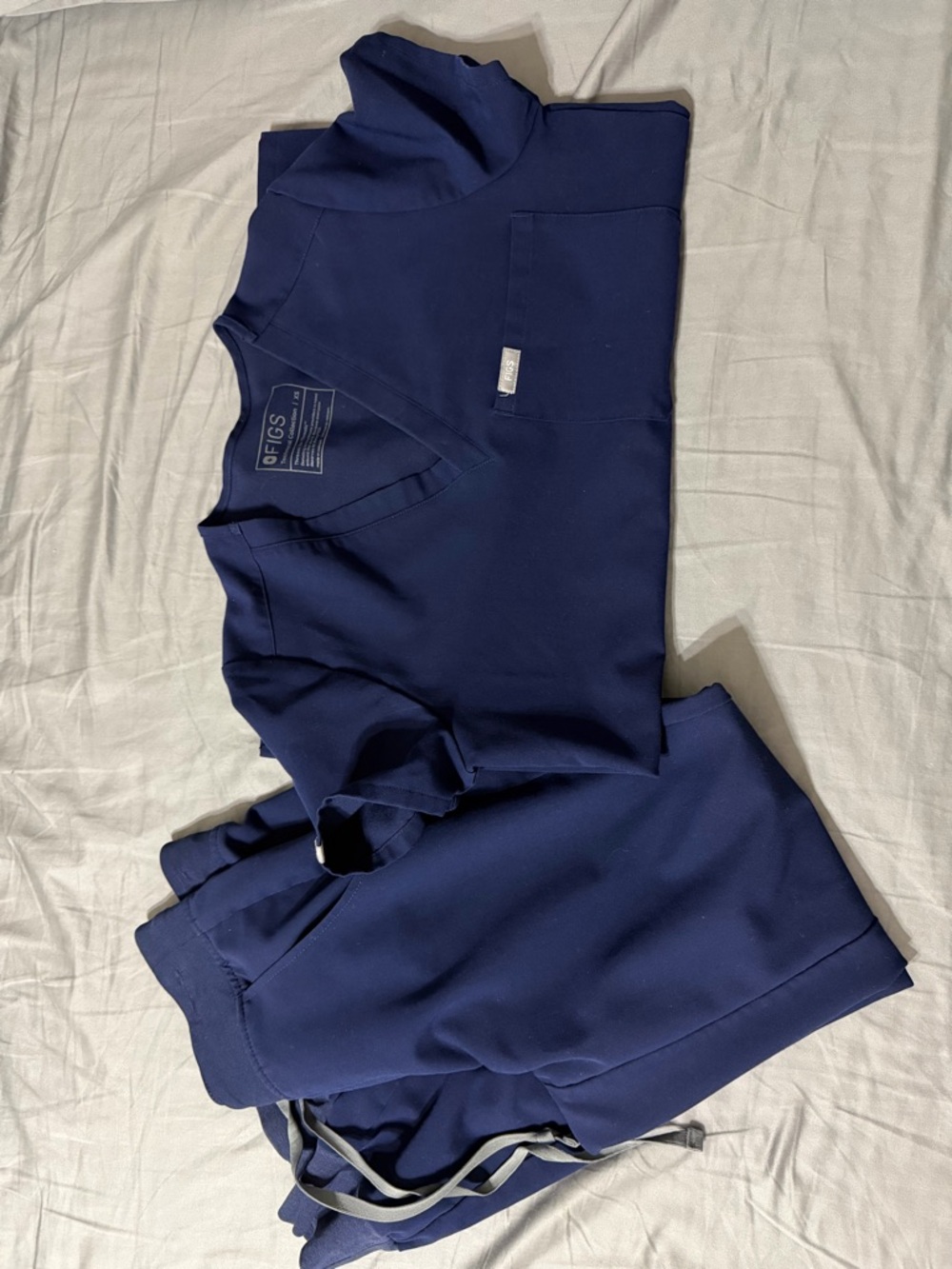 Figs Navy XS V-Neck Scrub Top and jogger Pants